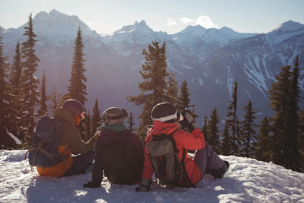 three-skiers